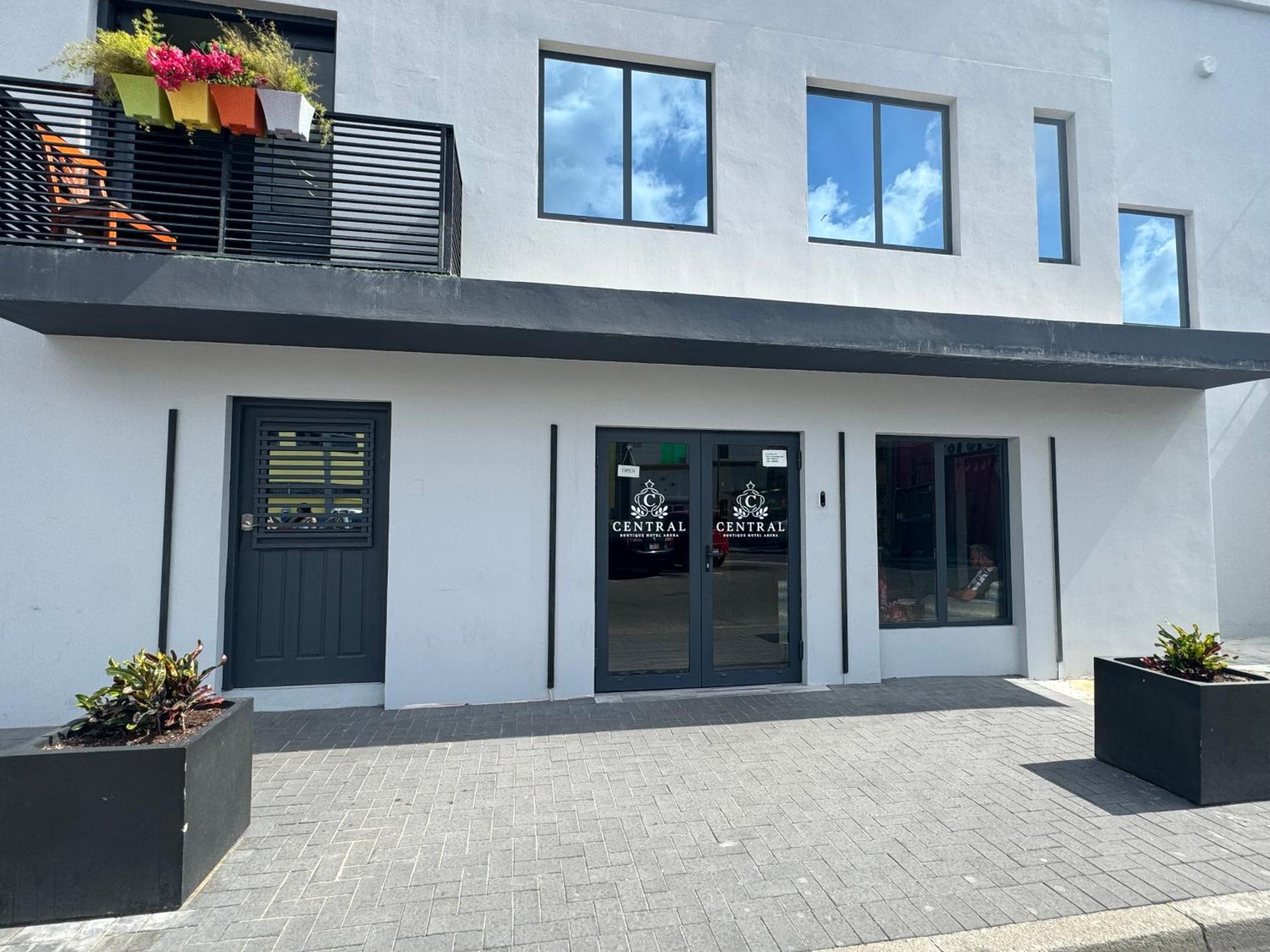 Central Boutique Hotel Oranjestad Exterior foto